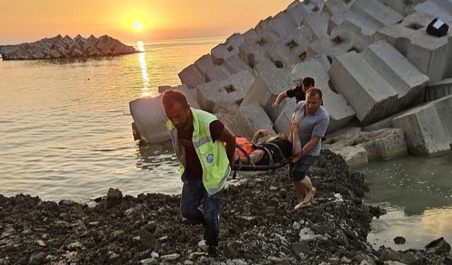 BALIK TUTMAK İSTERKEN CANINDAN OLUYORDU