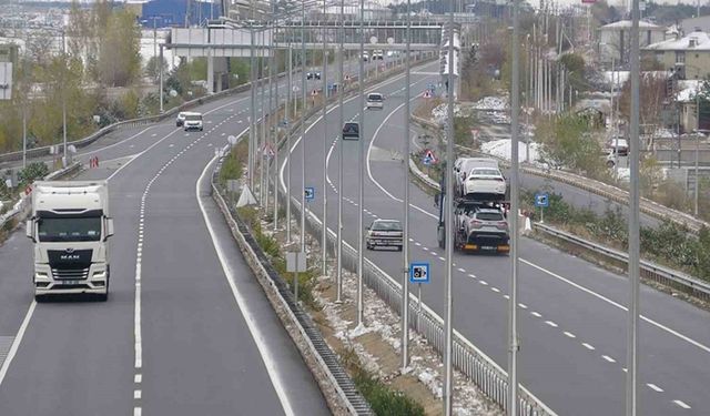 ÇANKIRI'DA TRAFİĞE KAYITLI ARAÇ SAYISI 66 BİN 924 OLDU