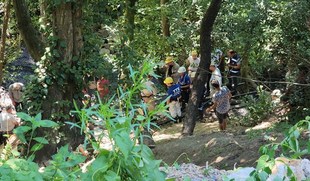 RUHSATSIZ MADEN OCAĞINDA GÖÇÜK 1 İŞÇİ ENKAZ ALTINDA