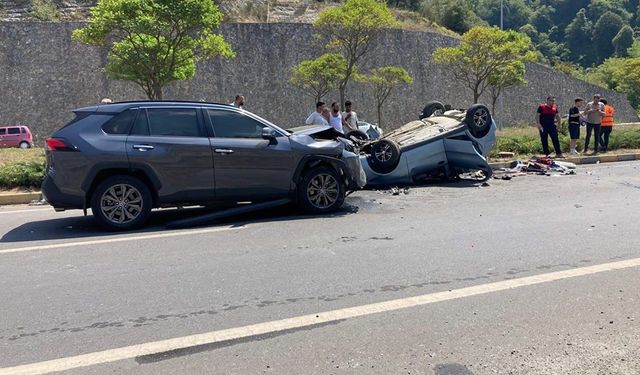 ZONGULDAK'TA FECİ KAZA 1 ÖLÜ 6 YARALI