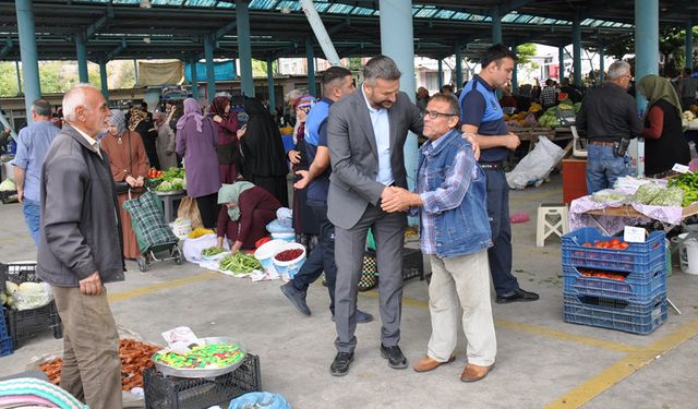 BAŞKAN CIVA PAZAR ESNAFIYLA BULUŞTU