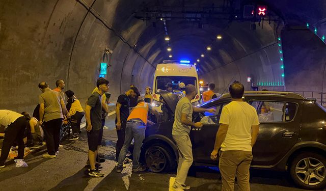 BOLU DAĞI TÜNELİ'NDE KAZA: 3 YARALI