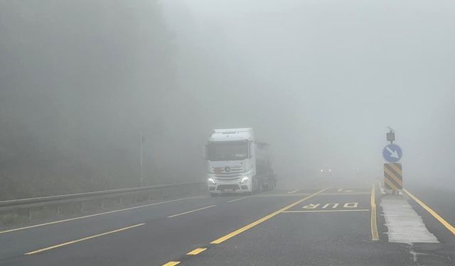 BOLU DAĞI'NDA GÖRÜŞ MESAFESİ 20 METREYE DÜŞTÜ