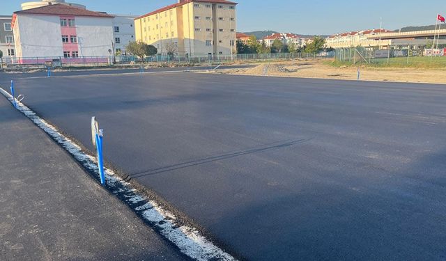 ÇAYCUMA'DA TENİS KORTLARI İÇİN ÇALIŞMALAR BAŞLADI