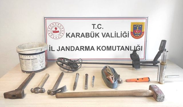 DEFİNECİLER SUÇÜSTÜ YAKALANDI