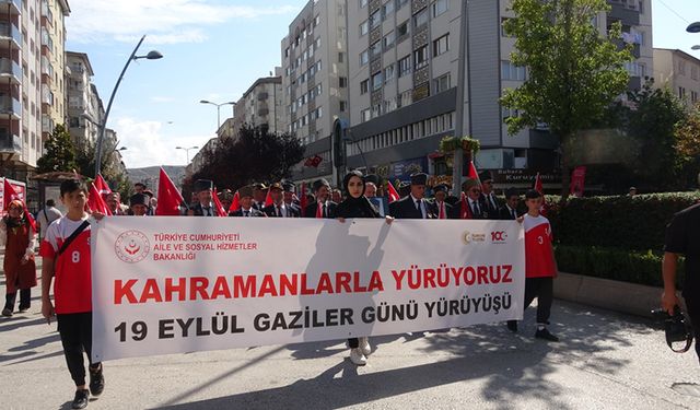 GAZİLER GÜNÜNDE "KAHRAMANLARLA YÜRÜYORUZ" YÜRÜYÜŞÜ DÜZENLENDİ