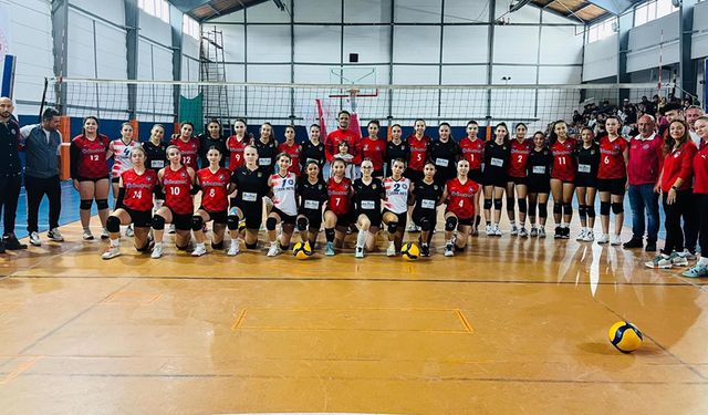 KÜÇÜK KIZLAR VOLEYBOL PERFORMANSI UMUT VERİCİ