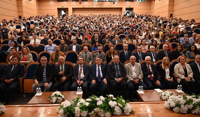 "TÜRKİYE VE AVRUPA YETERLİLİKLER ÇERÇEVESİ VE MİKROYETERLİLİKLER" KONFERANSI DÜZENLENDİ