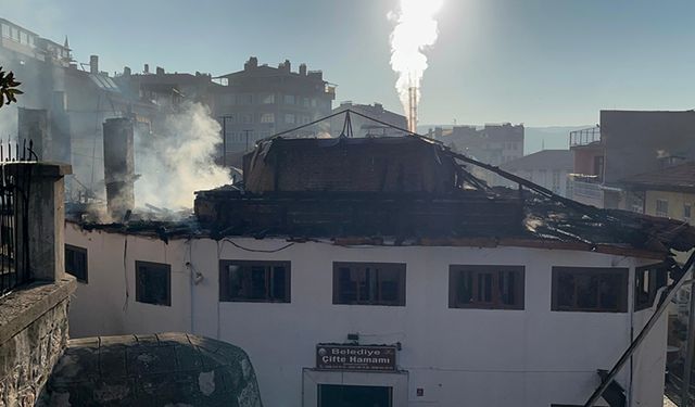 KASTAMONU'DA TARİHİ HAMAM YANGINDA KÜL OLDU