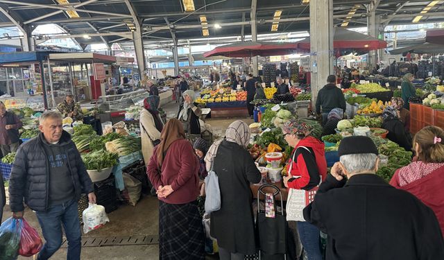 ZONGULDAK HALK PAZARINDA ALIM GÜCÜ DÜŞTÜ