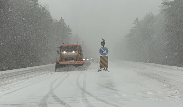 BOLU DAĞI'NDA BEKLENEN KAR YAĞIŞI BAŞLADI