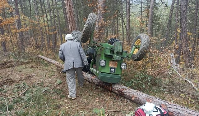 TRAKTÖRÜN ALTINDA KALAN ADAM HAYATINI KAYBETTİ