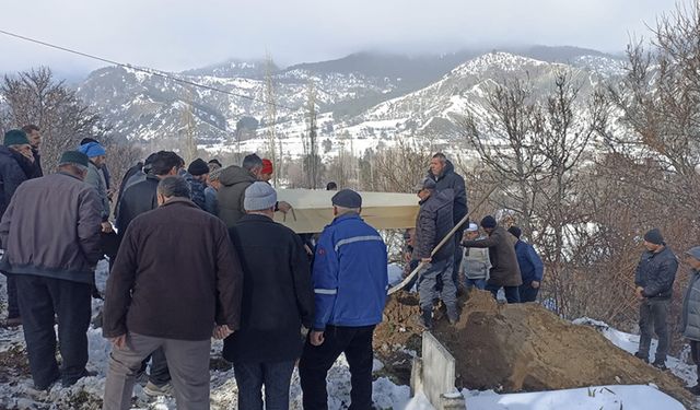 YANGINDA HAYATINI KAYBEDEN BABA VE OĞUL TOPRAĞA VERİLDİ