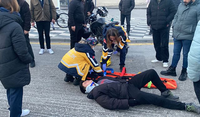 BOLU'DA MOTOSİKLET VE OTOMOBİL ÇARPIŞTI; 1 KİŞİ YARALANDI