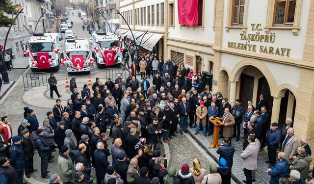 TAŞKÖPRÜ'DE YENİ ÇÖP KAMYONLARI HİZMETE GİRDİ