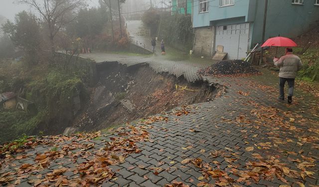 İKİ AY ÖNCE HEYELAN NEDENİYLE YOLU KAPANAN MAHALLELİ İSYANDA