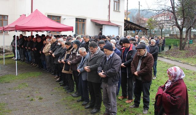 ÖĞRETMENİN DÖVEREK FELÇ BIRAKTIĞI İBRAHİM AKTAŞ SON YOLCULUĞUNA UĞURLANDI