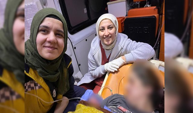 HASTANEYE SEVK EDİLEN KADIN AMBULANSTA DOĞUM YAPTI