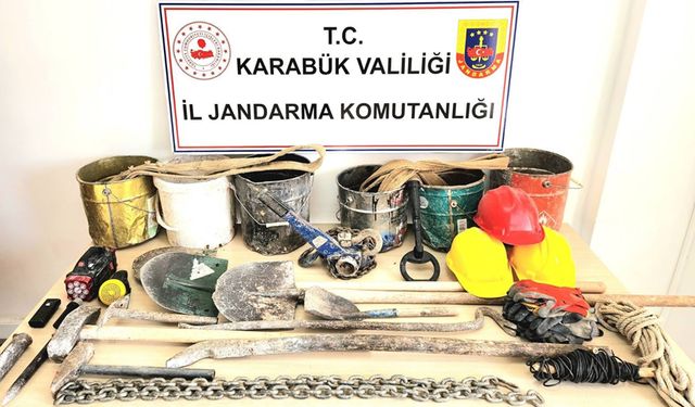 İZİNSİZ KAZI YAPAN 5 KİŞİ SUÇÜSTÜ YAKALANDI