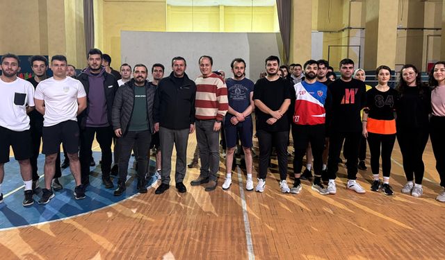 BAŞKAN ÇETİNKAYA'DAN KARABÜK AKADEMİK SPOR KULÜBÜ'NE ZİYARET