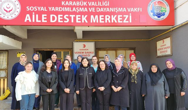 SÜREYYA YAVUZ KARABÜK AİLE DESTEK MERKEZİNİ ZİYARET ETTİ