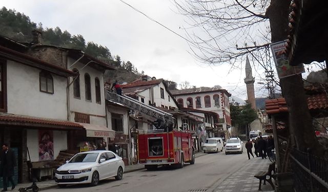 BOLU'DA İŞ YERİNDE BACA YANGINI ÇIKTI