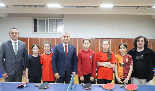 COŞKUN GÜVEN'DEN TURNUVA ÖNCESİ ÖĞRENCİLERE MORAL ZİYARETİ