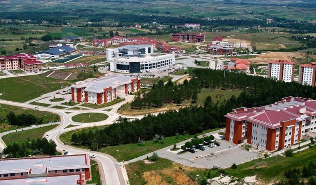 KASTAMONU ÜNİVERSİTESİ ÜNİDES'TE ZİRVEDE