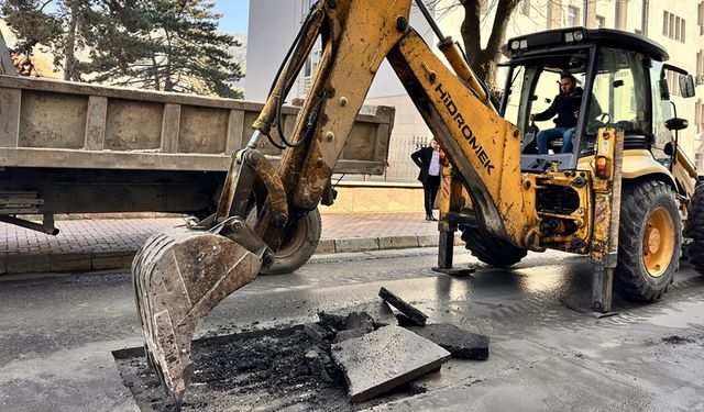YENİCE'DE SU ALTYAPISI BAKIM VE ONARIMI SÜRÜYOR