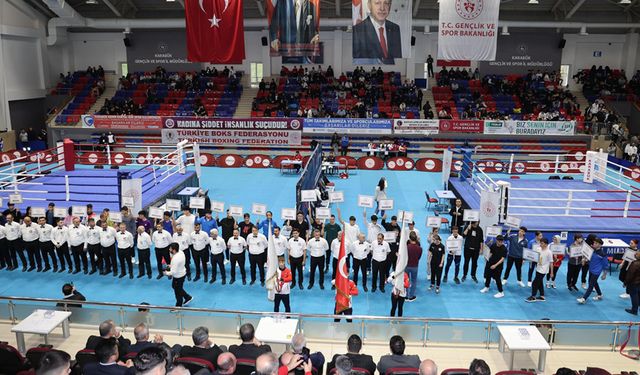 GENÇLER BOKS TÜRKİYE ŞAMPİYONASI KARABÜK'TE BAŞLADI