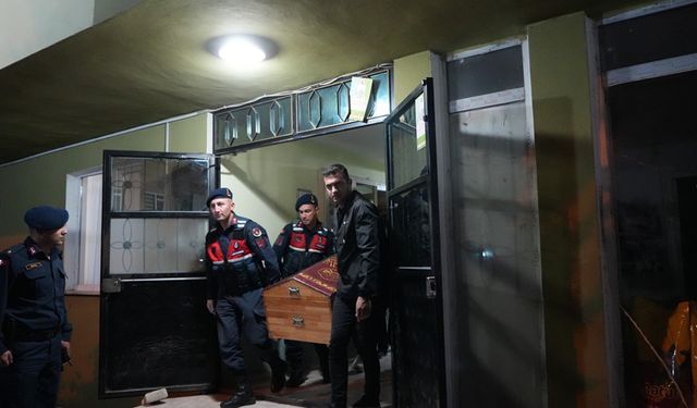 EŞİNİ ÖLDÜREN POLİS MEMURUNA MÜHEBBET HAPİS