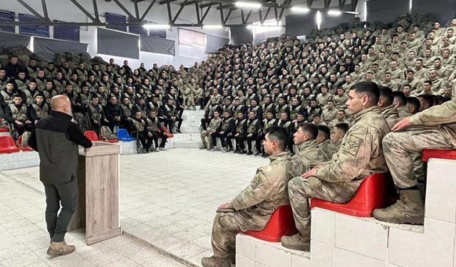 KOMANDOLARA YANGINLA MÜCADELE EĞİTİMİ VERİLDİ