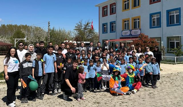 KASTAMONU ÜNİVERSİTESİ ÖĞRENCİLERİNDEN ÇOCUKLARA ETKİNLİK