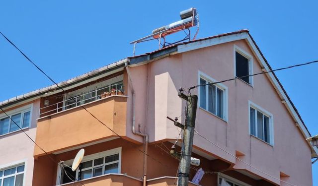 ZONGULDAK'TA KARISINI BIÇAKLAYIP ÖLDÜREN ADAM GÖZALTINDA