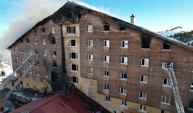 OTEL YANGININDA SANIK SAVUNMALARINA GEÇİLDİ