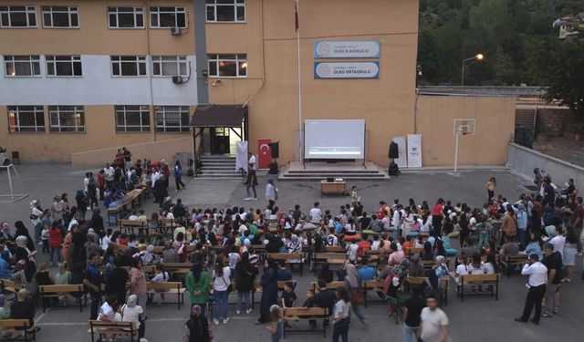 YENİCE’DE AÇIK HAVA SİNEMA GECESİNE BÜYÜK İLGİ