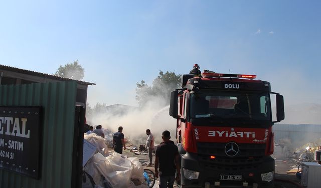 BOLU'DA HURDA DEPOSUNDA YANGIN