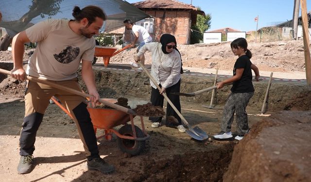 KONURALP ANTİK TİYATROSU'NDA KAZI ÇALIŞMALARI BAŞLADI