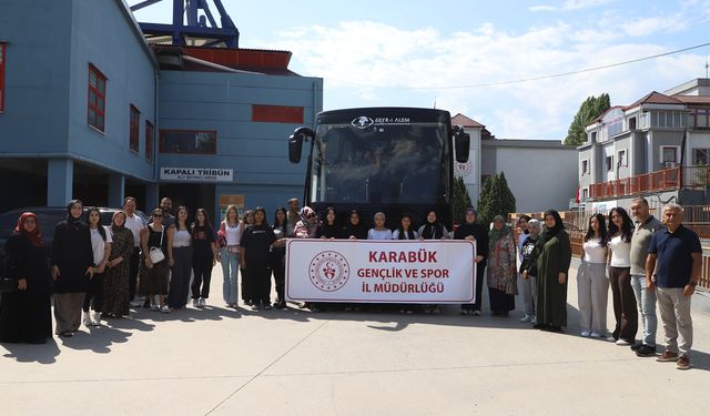 KARABÜKLÜ GENÇLER İSTANBUL MARMARACIK KAMPINA UĞURLANDI
