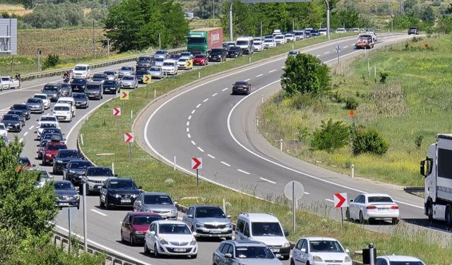 KARABÜK'TE TRAFİĞE KAYITLI ARAÇ SAYISI 83 BİN 257