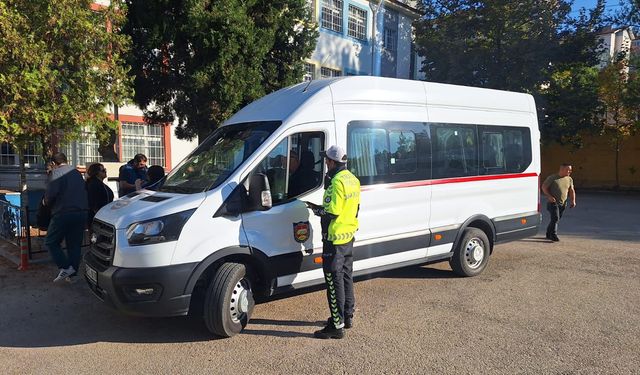 KARABÜK’TE OKUL ÇEVRESİ DENETİMLERİ ARALIKSIZ SÜRÜYOR