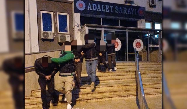 KARABÜK’TE GÖÇMEN KAÇAKÇILIĞI OPERASYONU: 3 ORGANİZATÖR TUTUKLANDI