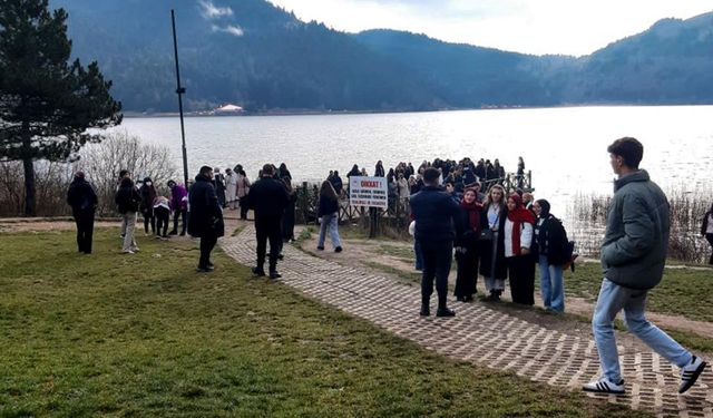 ABANT GÖLÜ'NE ZİYARETÇİ AKINI