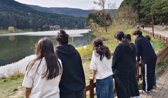 GENÇLER ARA TATİLDE GÖLCÜK'E GİTTİ