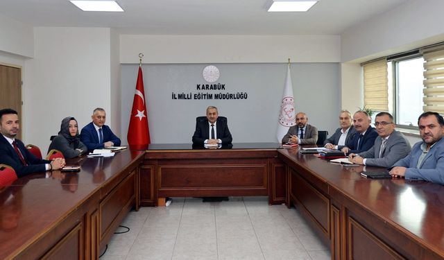 KARABÜK'TE HAFTALIK EĞİTİM DEĞERLENDİRME TOPLANTISI YAPILDI