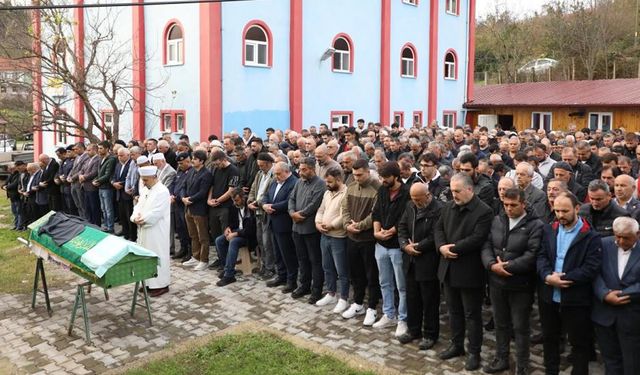 BARTIN'DA HASTALIĞA YENİK DÜŞEN MUHTAR TOPRAĞA VERİLDİ