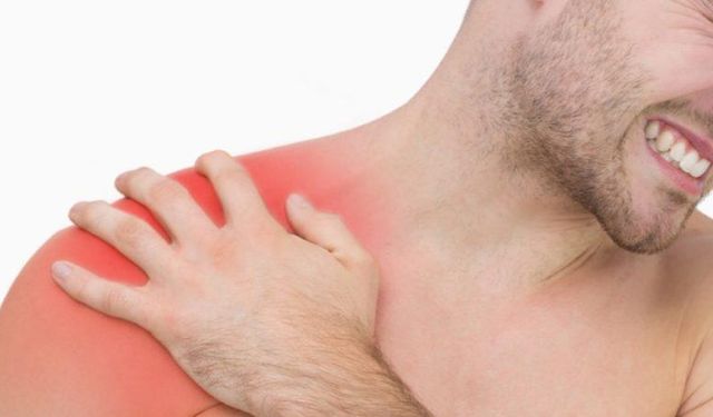 OMUZ AĞRISINI TETİKLEYEN 6 NEDEN !