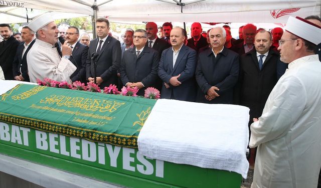 VALİ MEFTUN DALLI'NIN ANNESİ TOPRAĞA VERİLDİ