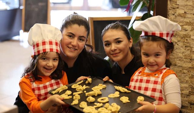 MİNİK ELLER AKILLI LEZZETLER MUTFAĞINDA KURABİYE YAPTI
