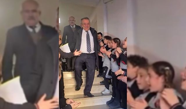 46 YILLIK ÖĞRETMEN ALKIŞLARLA EMEKLİYE AYRILDI